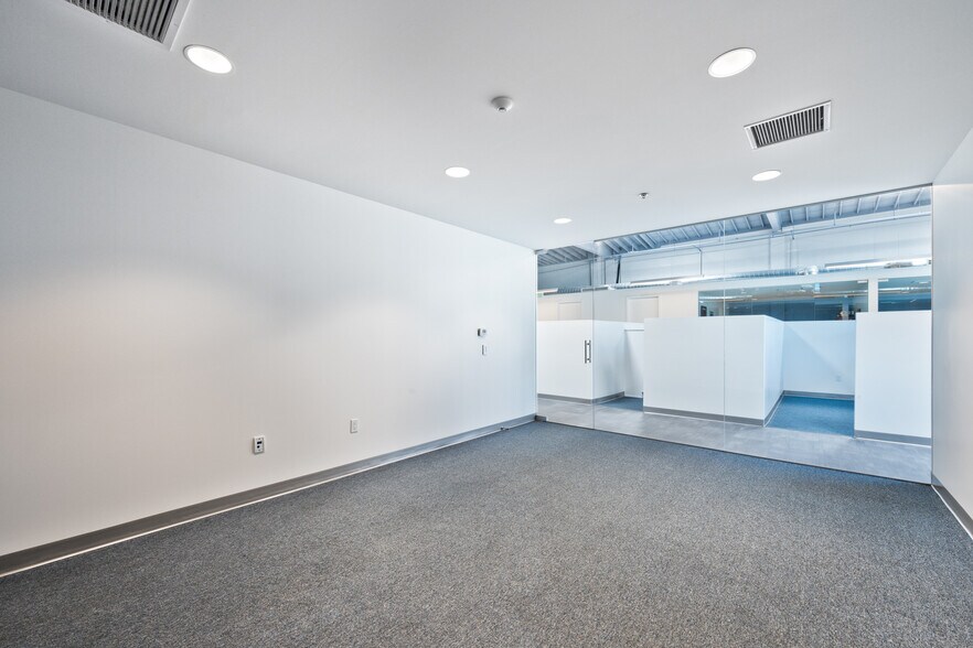 More Photos Of 1762 14th St, Santa Monica Office For Sale