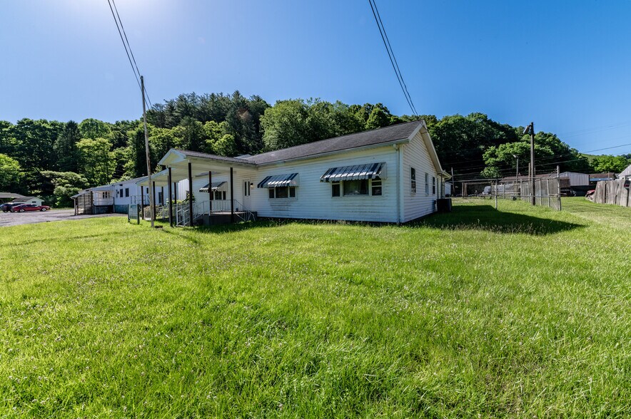 More Photos Of 123 Turkey Run Rd, Salem Distribution For Lease