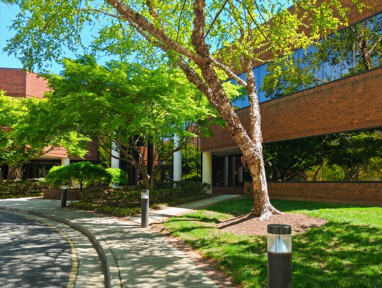 More Photos Of 9211 Forest Hill Ave, Richmond Coworking Space