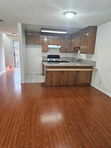 More Photos Of 16720 S Dalton Ave, Gardena Apartments For Sale