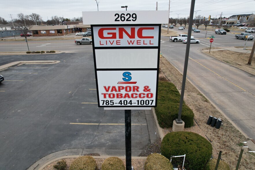 More Photos Of 2629 Market Pl, Salina Freestanding For Lease
