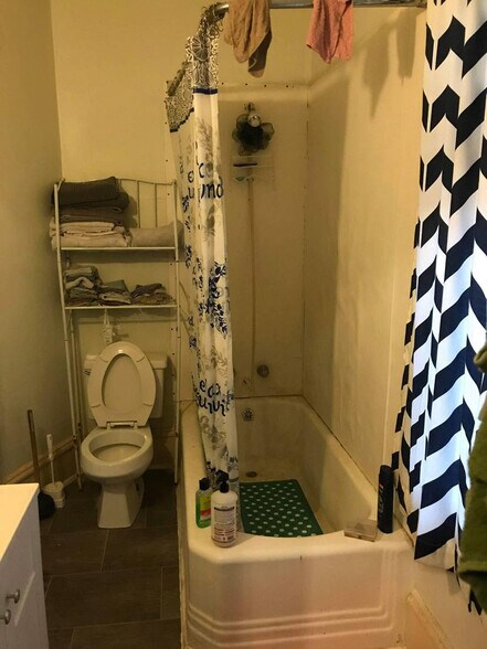 More Photos Of 415 Dewey St, Waycross Apartments For Sale