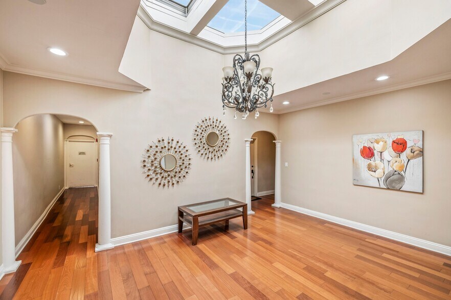More Photos Of 4741 Radford Ave, Valley Village Apartments For Sale