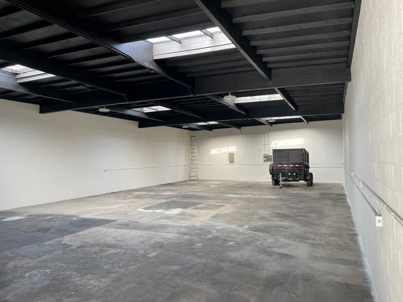 More Photos Of 13425 Beach Ave, Marina del Rey Warehouse For Lease