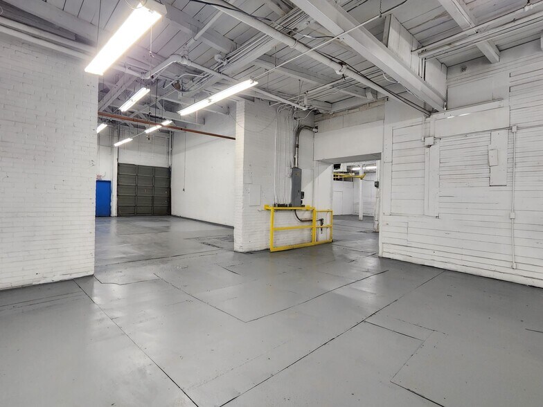 More Photos Of 100 Business St, Hyde Park Unknown For Lease