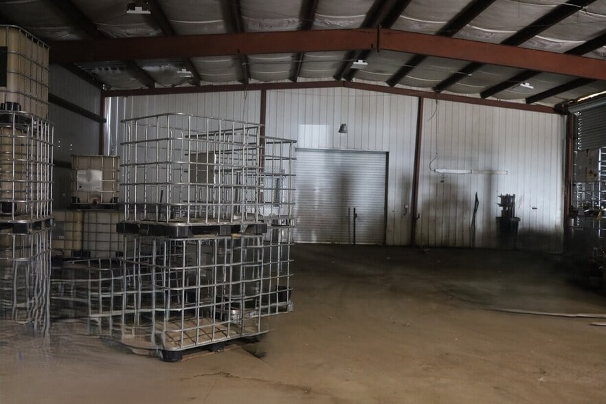 More Photos Of 4411 US Highway 92 E, Lakeland Warehouse For Lease