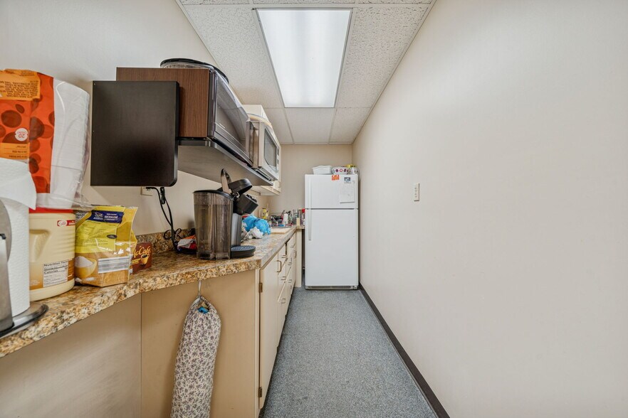 More Photos Of 985 Penn St, Brackenridge Medical For Sale