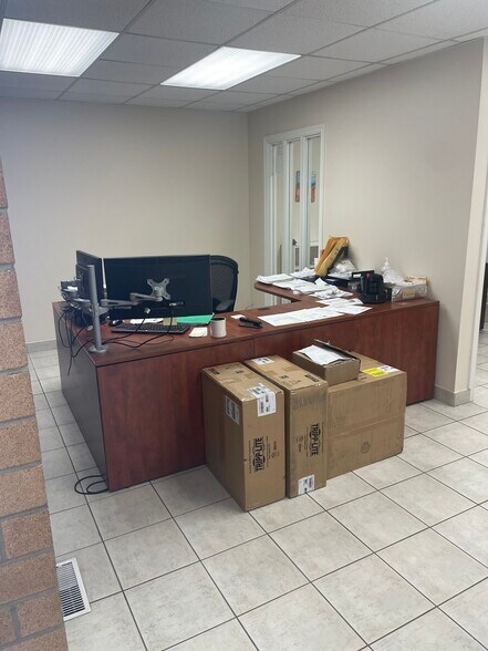 More Photos Of 1919 27th Ave NE, Calgary Warehouse For Sale