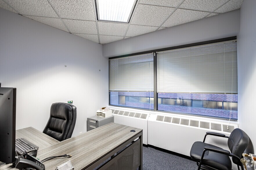 Photo of 24th Floor Ste 2420