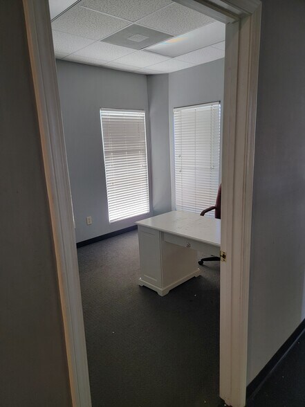 More Photos Of 101 Camp Creek Industrial Pky, Cornelia Flex For Lease