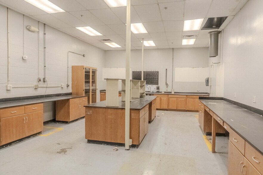 More Photos Of 4611 Wiseman Blvd, San Antonio Manufacturing For Sale