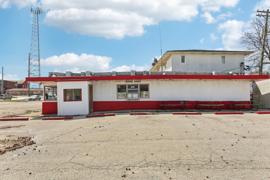 More Photos Of 201 Dearborn St, Hillsboro General Retail For Sale