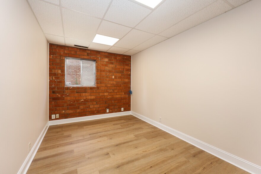 More Photos Of 316 S Eugene St, Greensboro Office For Sale