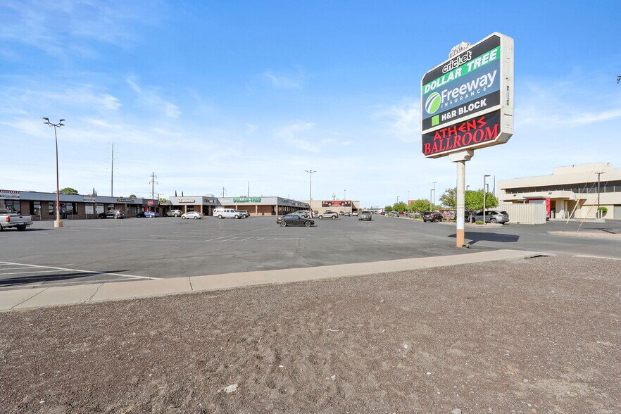 More Photos Of 9109 Dyer St, El Paso Storefront For Lease
