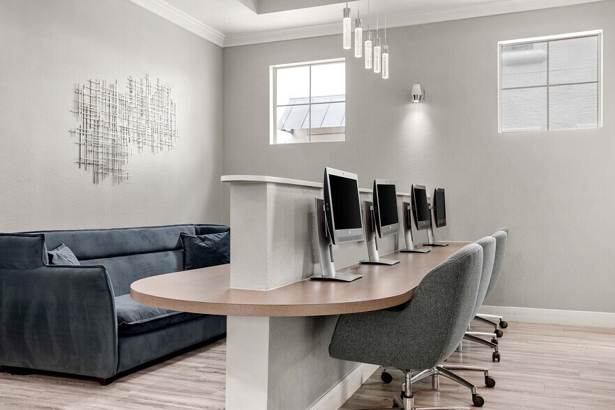 More Photos Of 7927 Forest Ln, Dallas Apartments For Lease