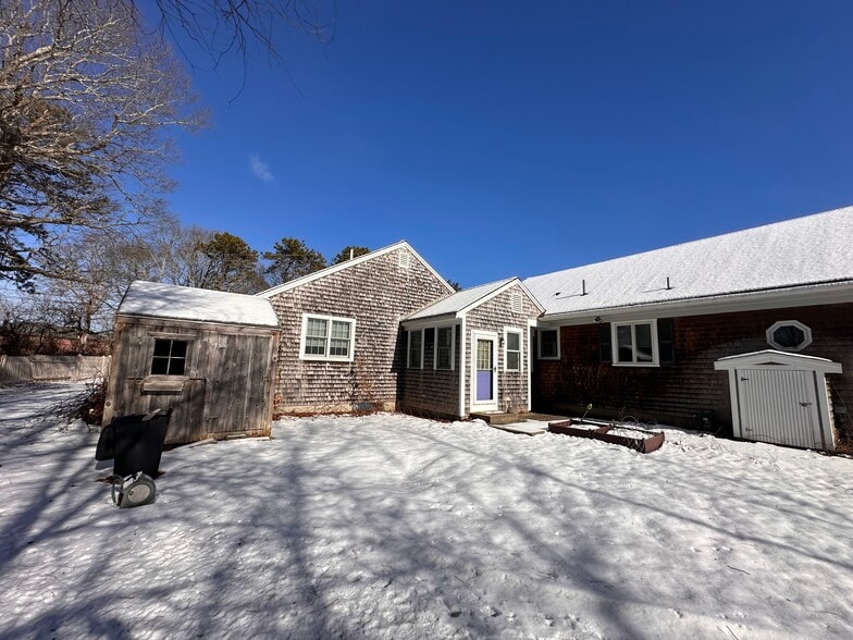 More Photos Of 54 Old Main St, South Yarmouth Flex For Sale