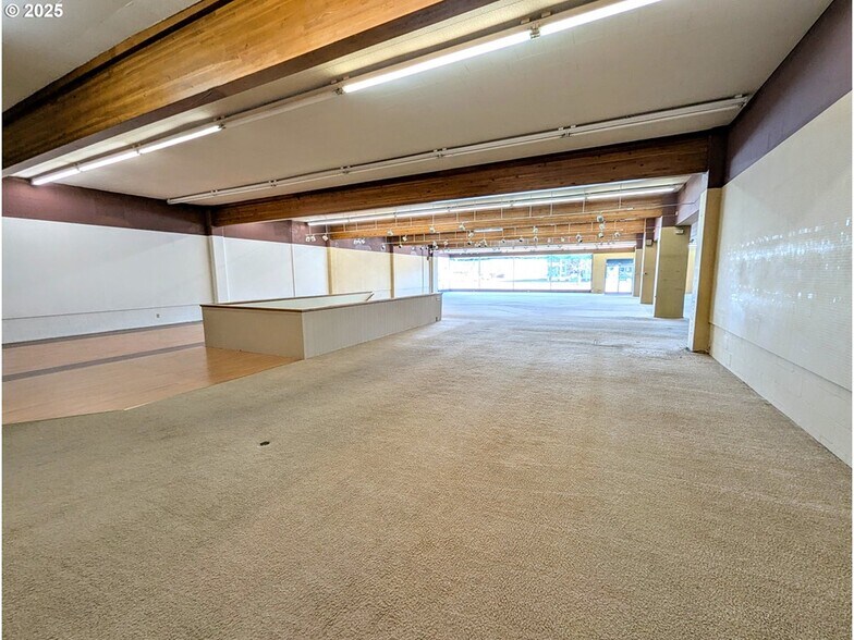 More Photos Of 1520 Adams Ave, La Grande Storefront Retail Office For Sale