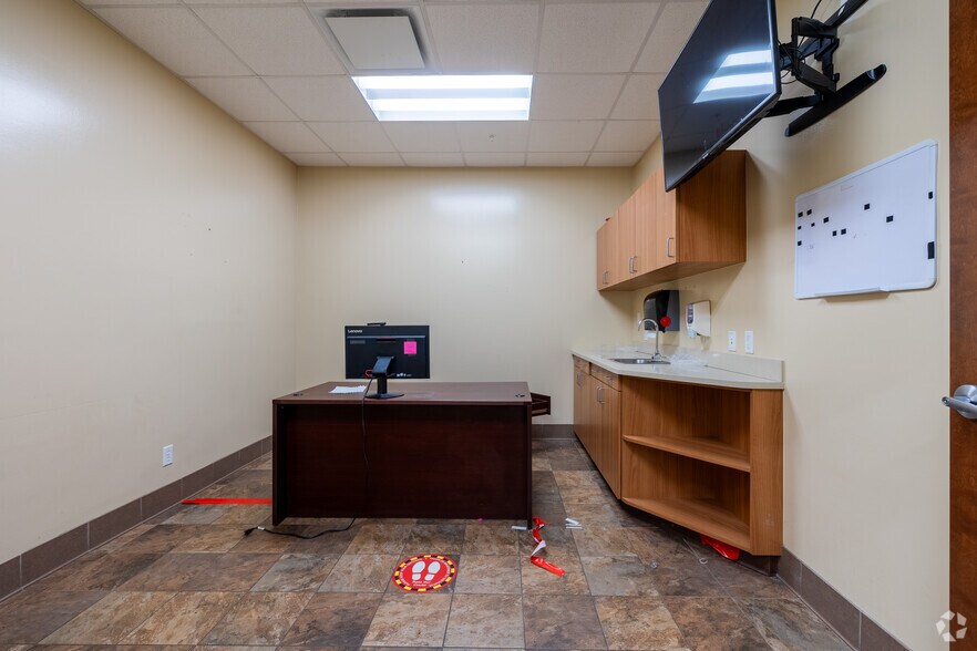 More Photos Of 2814 14th Ave SE, Ruskin Healthcare For Sale