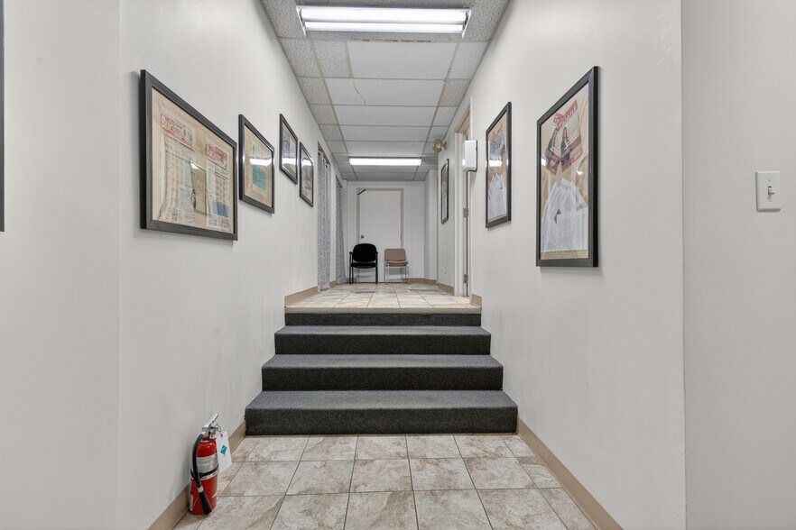 More Photos Of 1558 Rue Viel, Montréal Office For Sale