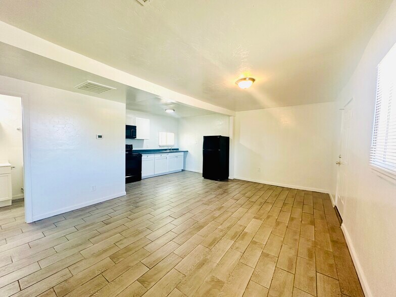 More Photos Of 421 E President St, Tucson Apartments For Sale