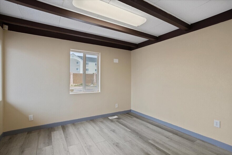 More Photos Of 2302 W Lincolnway, Cheyenne Light Manufacturing For Sale