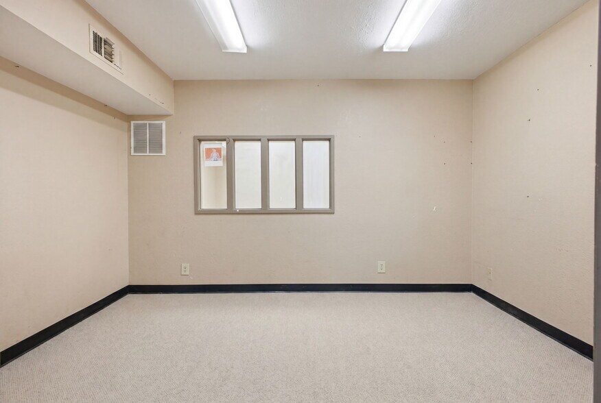 More Photos Of 2110 Mannix Dr, San Antonio Light Distribution For Lease