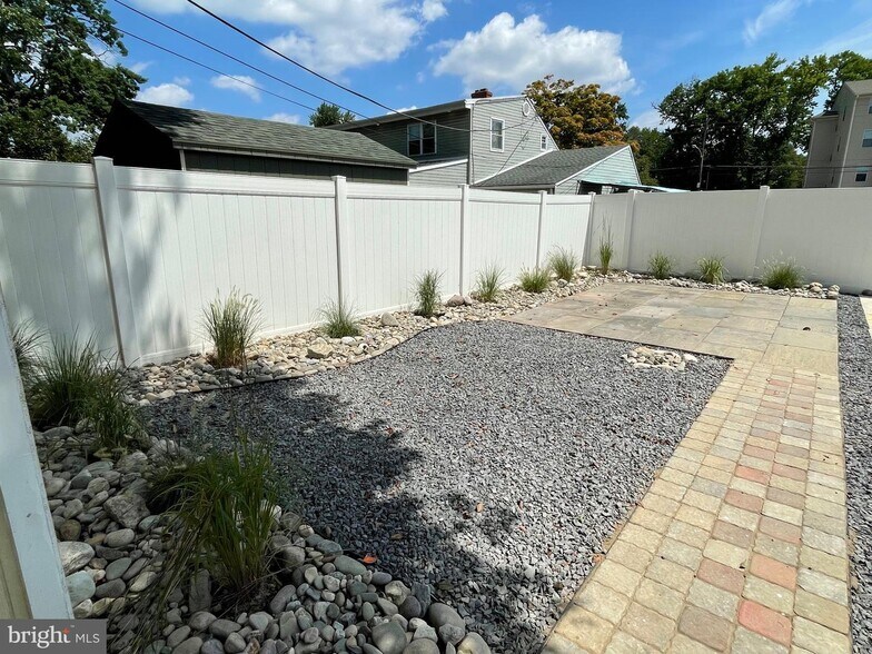 More Photos Of 9200 Academy Rd, Philadelphia Office Residential For Lease