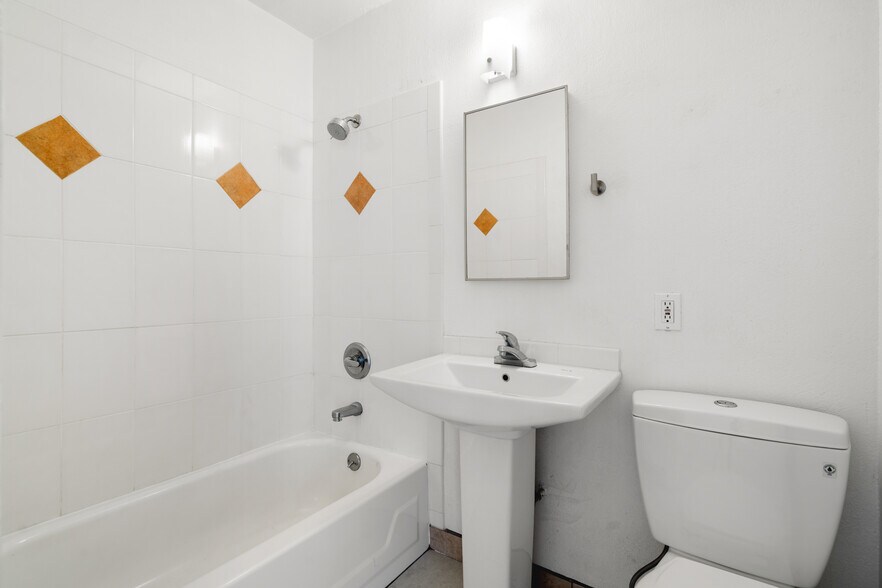 More Photos Of 1114 Bryant St, San Francisco Storefront Retail Residential For Sale