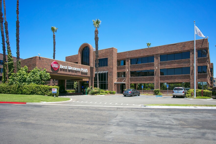 More Photos Of 770 The City Dr S, Orange Unknown For Lease