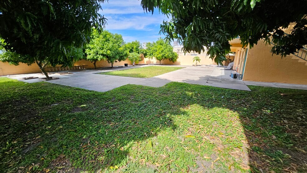 More Photos Of 670 E Vine St, Kissimmee Hotel For Sale