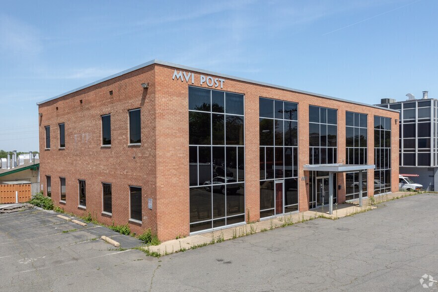 More Photos Of 6320 Castle Pl, Falls Church Office For Lease