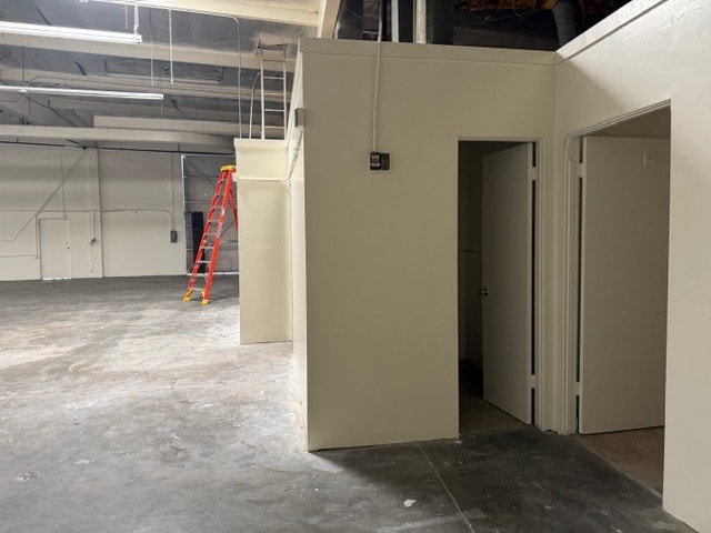 More Photos Of 537 E Gardena Blvd, Carson Manufacturing For Lease