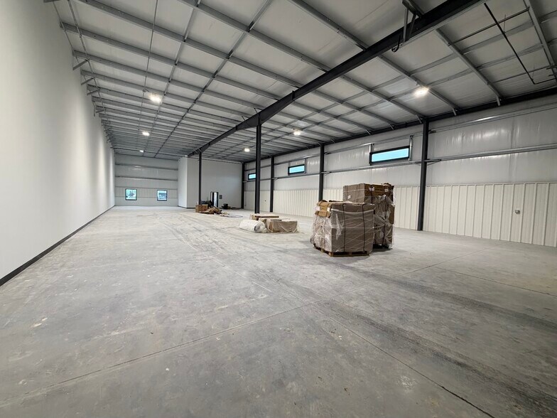 More Photos Of 830 Wesco Pky, Sheridan Warehouse For Lease