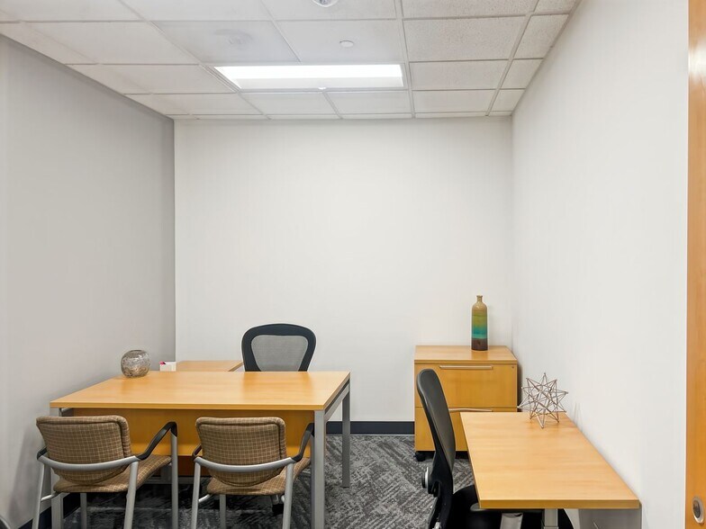 More Photos Of 1829 Reisterstown Rd, Pikesville Coworking Space