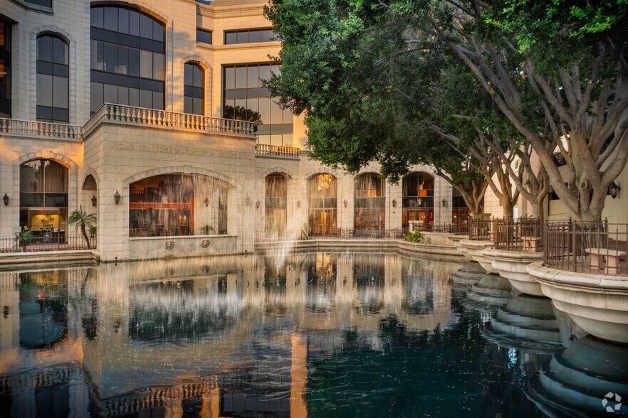 More Photos Of 2999 N 44th St, Phoenix Office For Lease