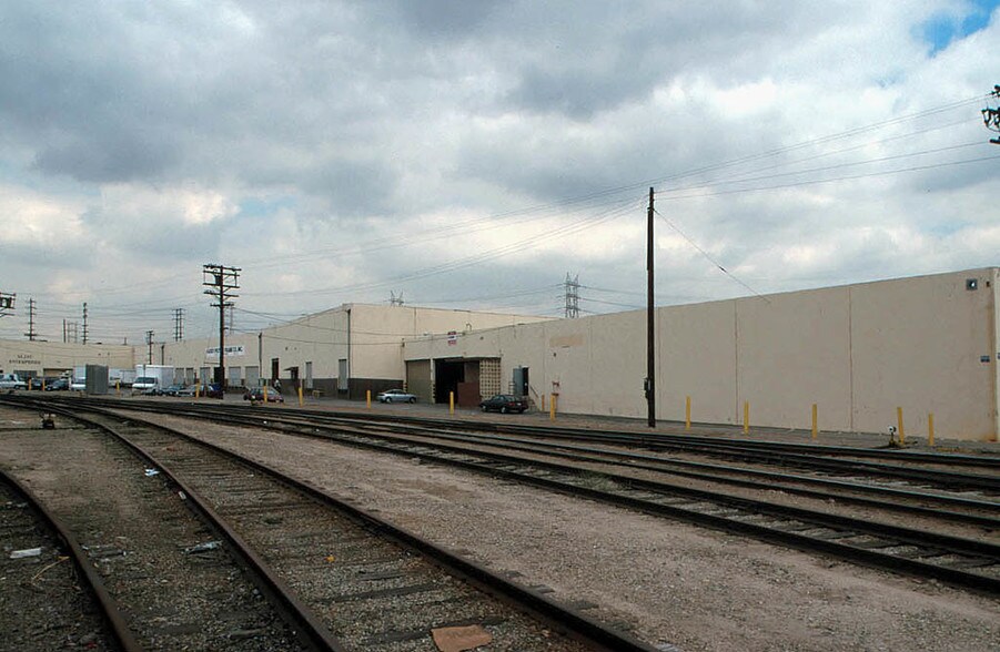 More Photos Of 4270-4310 S Maywood Ave, Vernon Warehouse For Lease