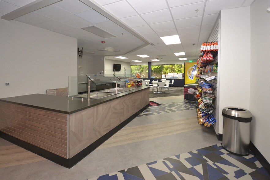 More Photos Of 26777-26999 Central Park Blvd, Southfield Office For Lease