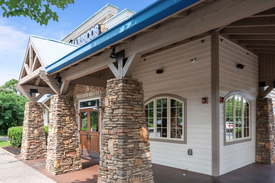 More Photos Of 619 Regional Rd, Greensboro Restaurant For Sale