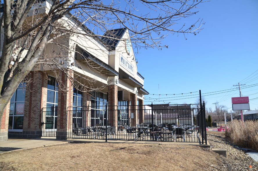 More Photos Of 1060 NE Old Marion Rd, Cedar Rapids Freestanding For Sale