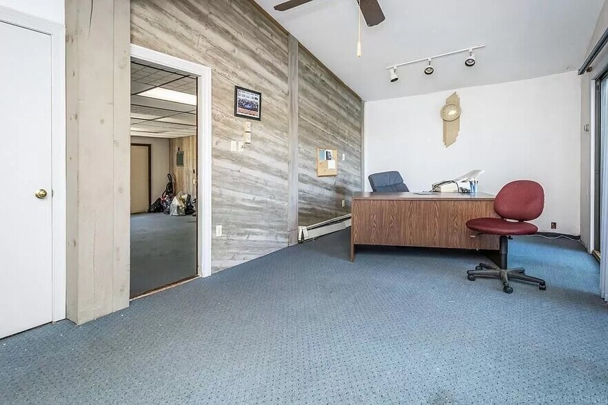 More Photos Of 105 Hartford Tpke, Shrewsbury Office Residential For Sale
