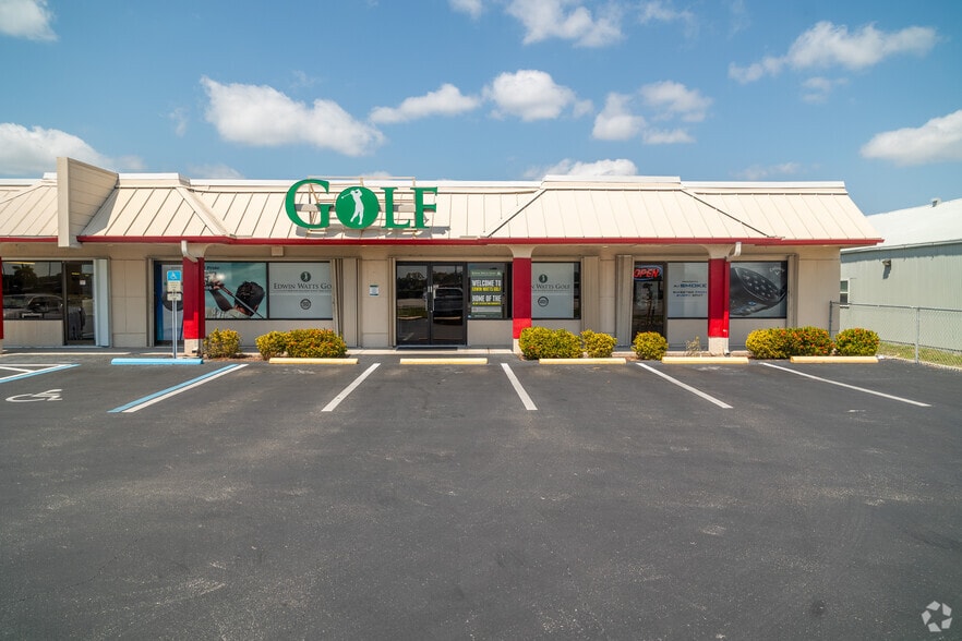 More Photos Of 11120 S Cleveland Ave, Fort Myers Freestanding For Lease
