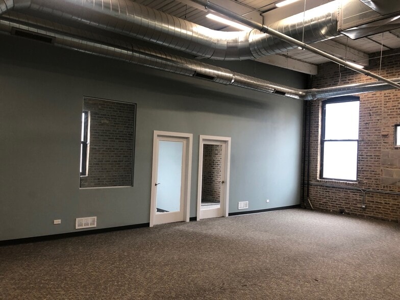 More Photos Of 2241-2245 S Michigan Ave, Chicago Loft Creative Space For Sale
