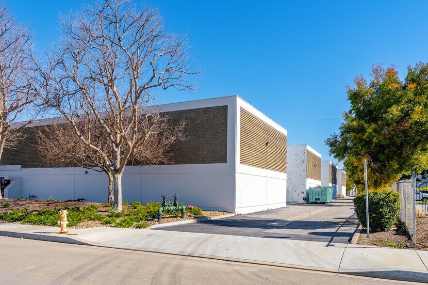 More Photos Of 4600-4650 Calle Quetzal, Camarillo Manufacturing For Lease