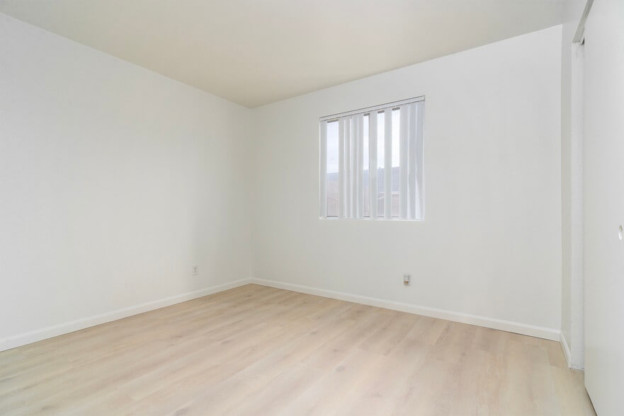 More Photos Of 2444 E Willetta St, Phoenix Apartments For Sale