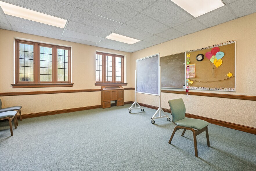 More Photos Of 2931 SE Harrison St, Portland Religious Facility For Sale