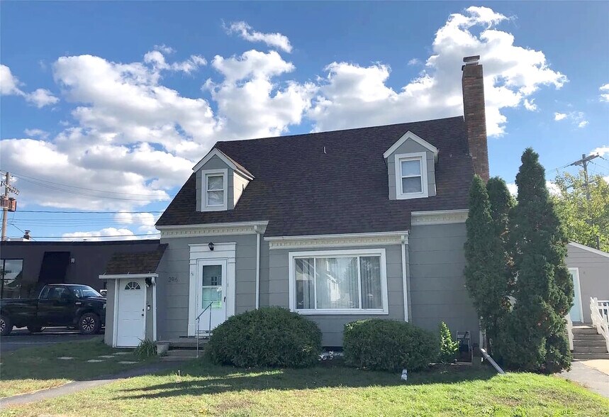 More Photos Of 2961 Prynne St, Keego Harbor Apartments For Sale