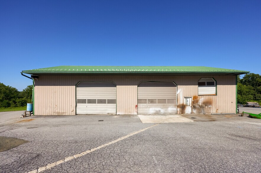More Photos Of 197 Pencroft Dr N, Holtwood Industrial For Sale