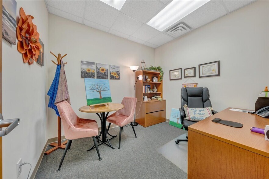 More Photos Of 2408 Electric Rd, Roanoke Medical For Lease