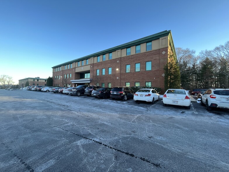 More Photos Of 1407 S County Trl, East Greenwich Medical For Lease