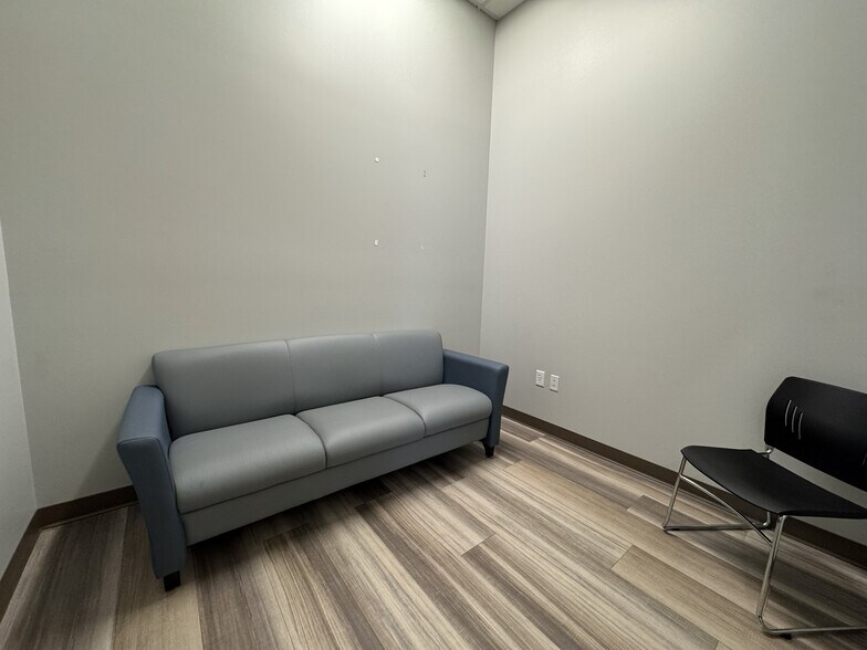More Photos Of 13331 W Indian School Rd, Litchfield Park General Retail For Lease